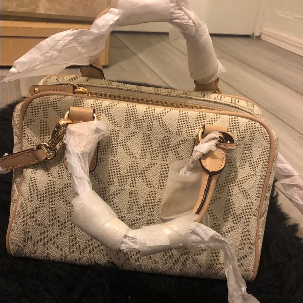 Michael kors purse